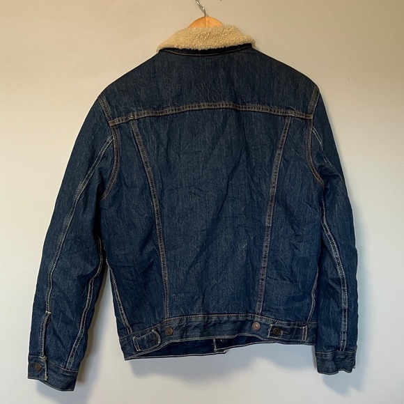 Levi's Dark Blue Denim Jacket with Cream Sherpa Collar and Lining - Picture 6 of 6